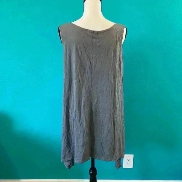 ⭐️ Chalet grey long tank top in size large - Picture 5 of 7